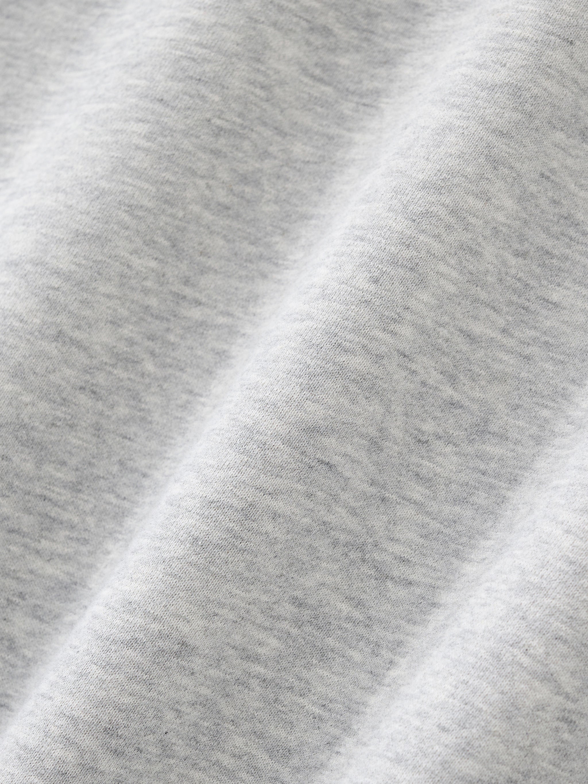 CLARA - Essential Sweatshirt